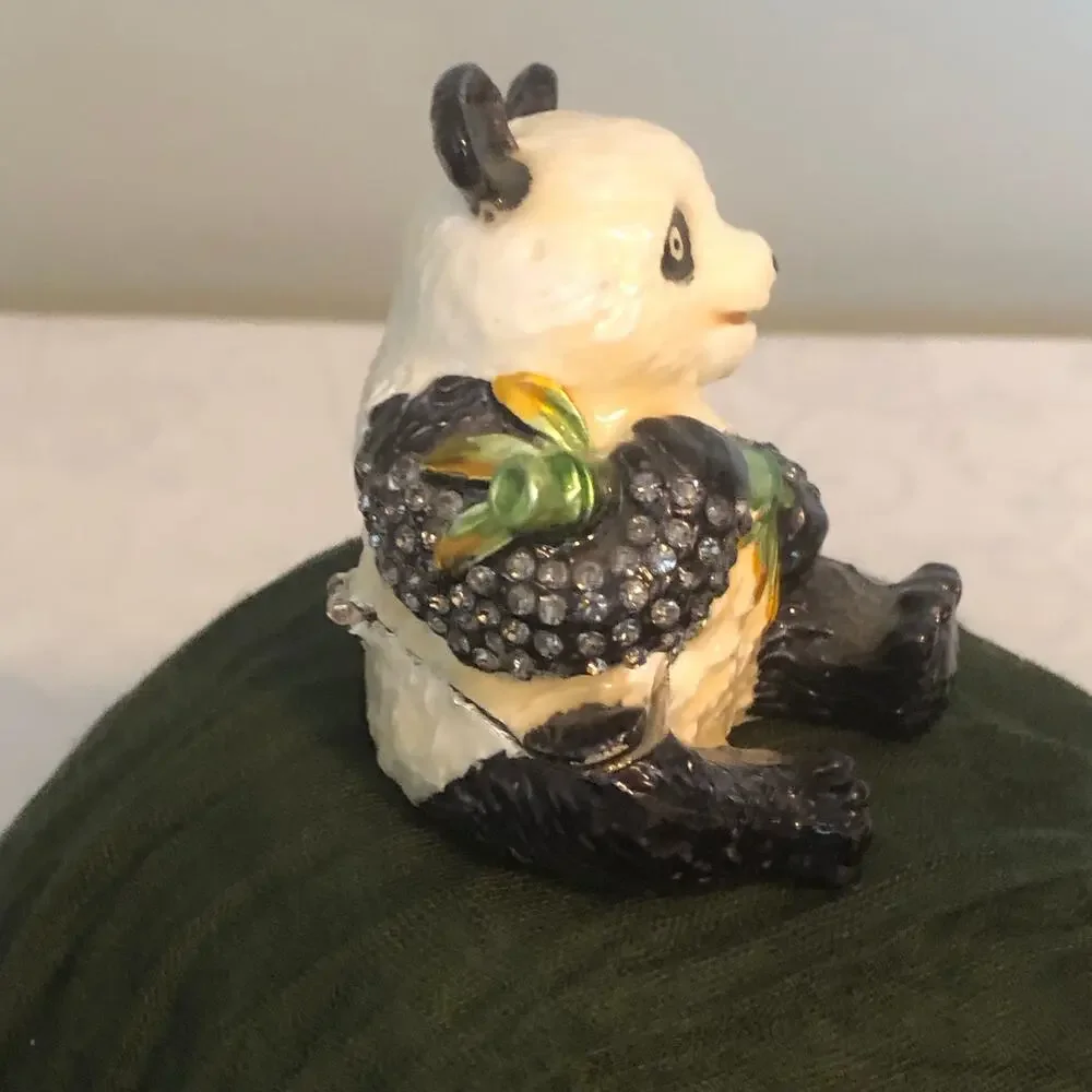 Vtg Panda Bear Enameled Bedazzled Trinket Box. Beautiful box. 2 3/4x 2